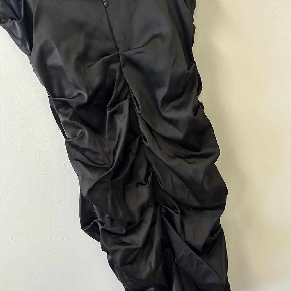Xscape Sz 8P Sleeveless V-Neck Ruched Black Elegant Dress - Picture 3 of 9